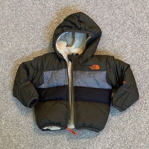The North Face Black and Gray Puffer Jacket with Orange Logo boys 12-18m